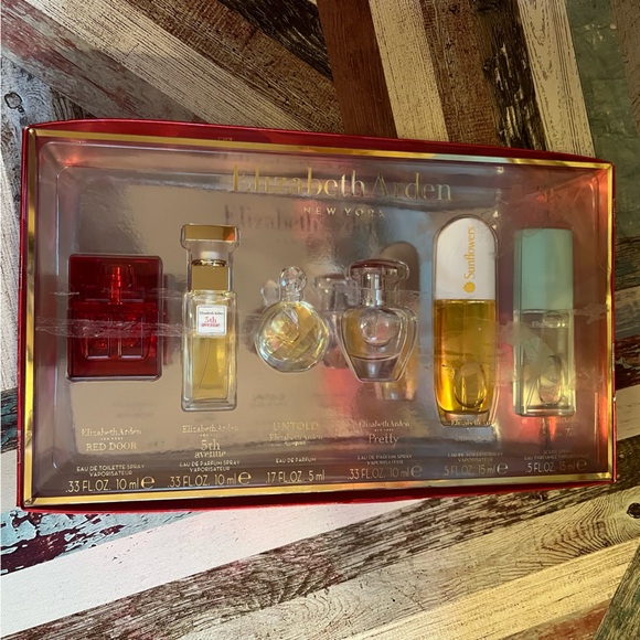 Elizabeth Arden Mini Fragrance Set NIB Red 🚪5th Ave Pretty Untold 🌻 Green Tea - Picture 1 of 4